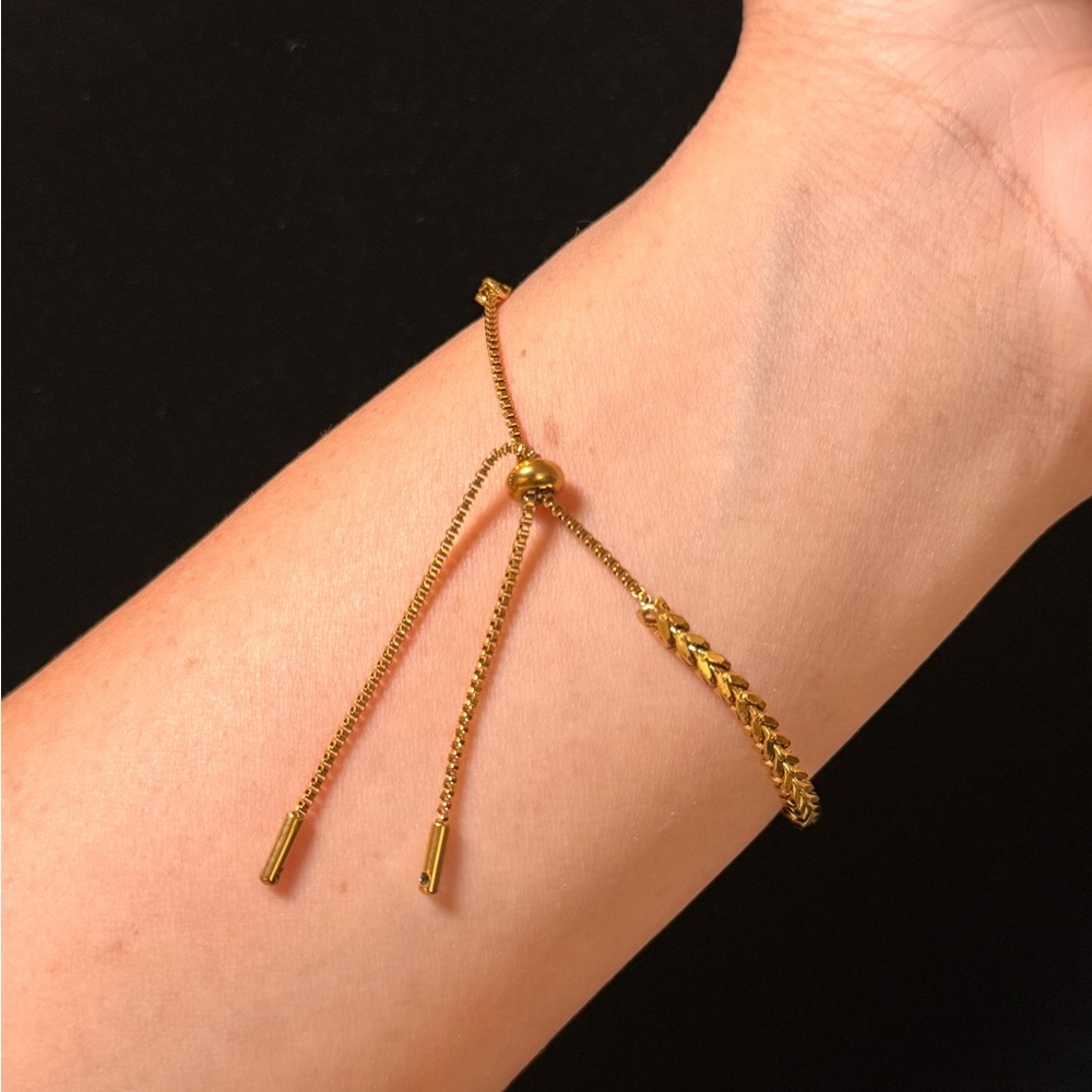 Luxurious Gold Chain Bracelet - Picture 4 of 5